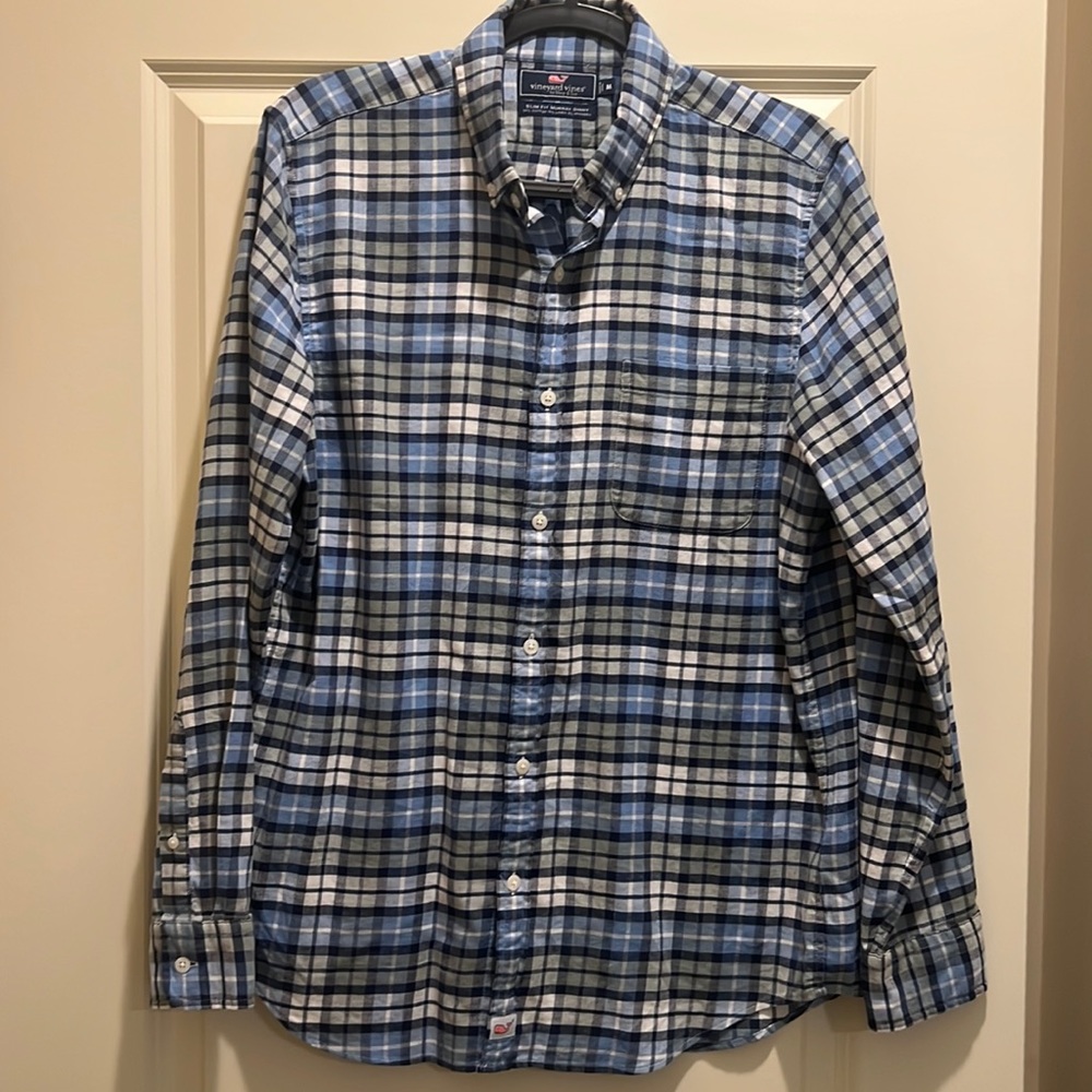 Vineyard Vines Slim Fit Murray Shirt. Size Medium,  long sleeve shirt
